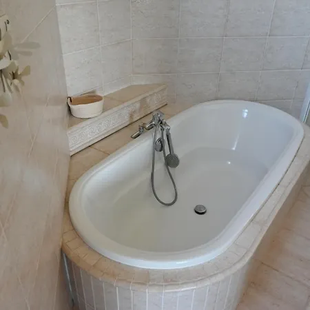 Le Des Perches 캐딜락